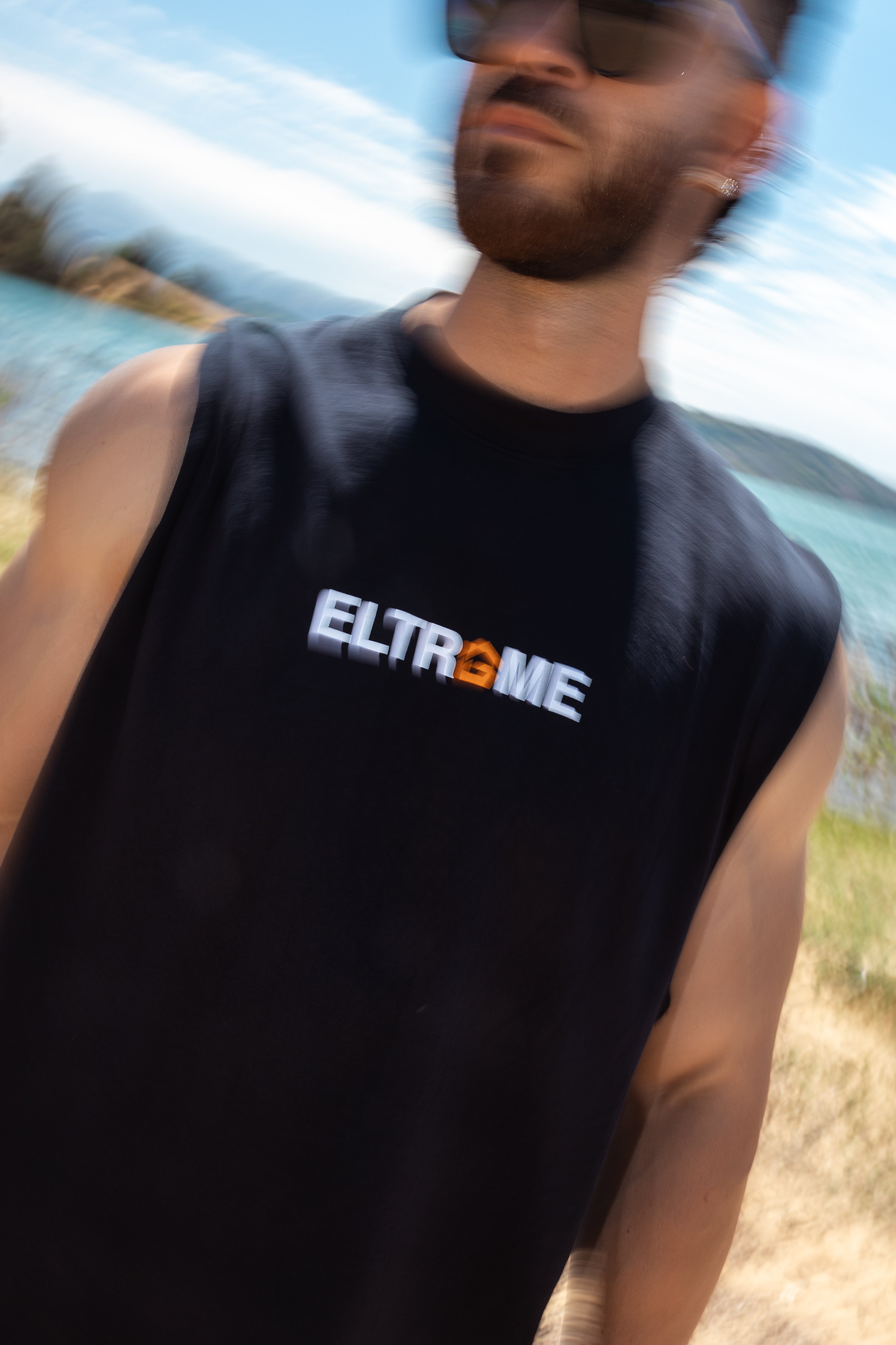 'HOGGxELTRGME' Cut Off Tee