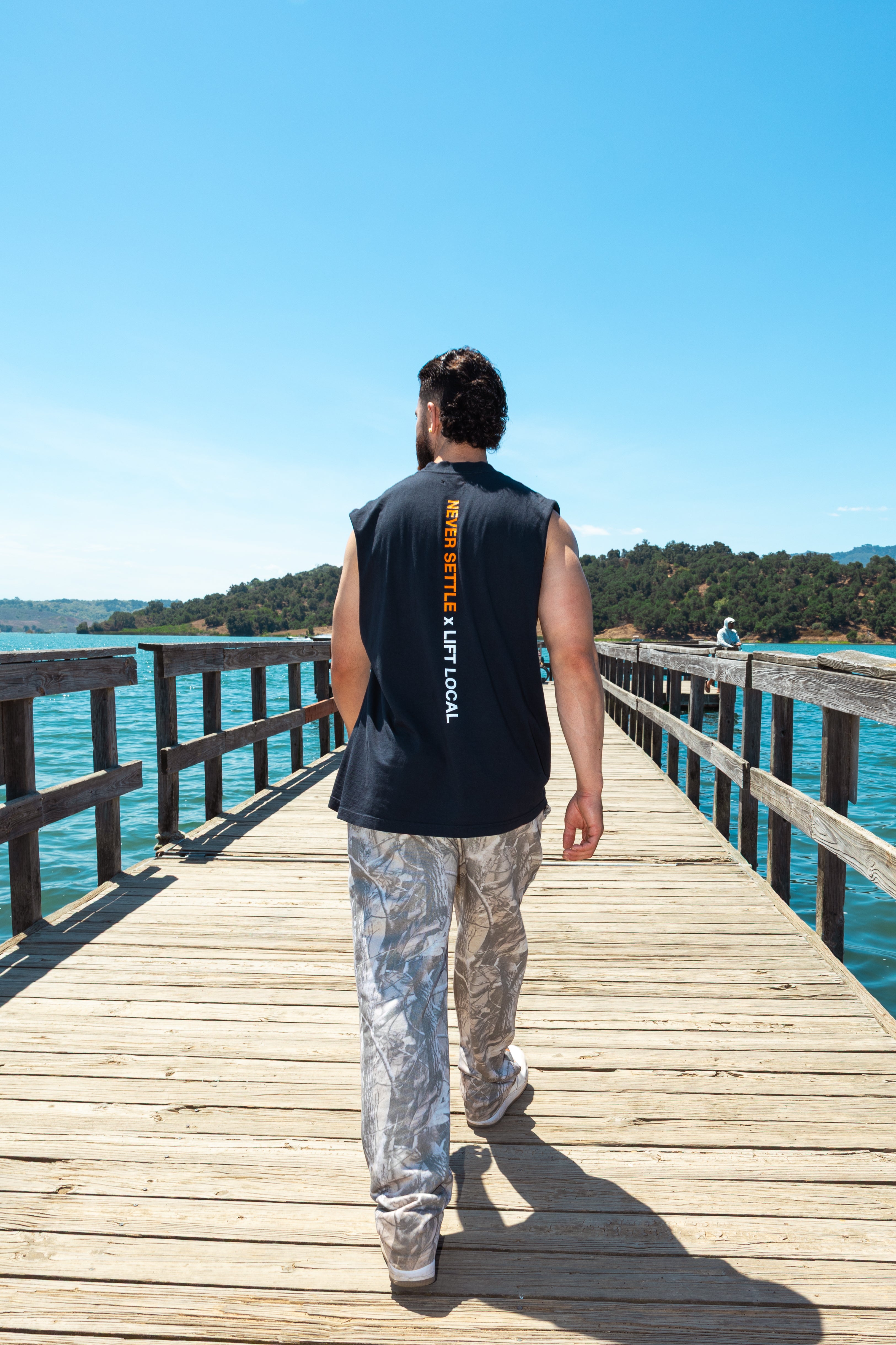 'HOGGxELTRGME' Cut Off Tee