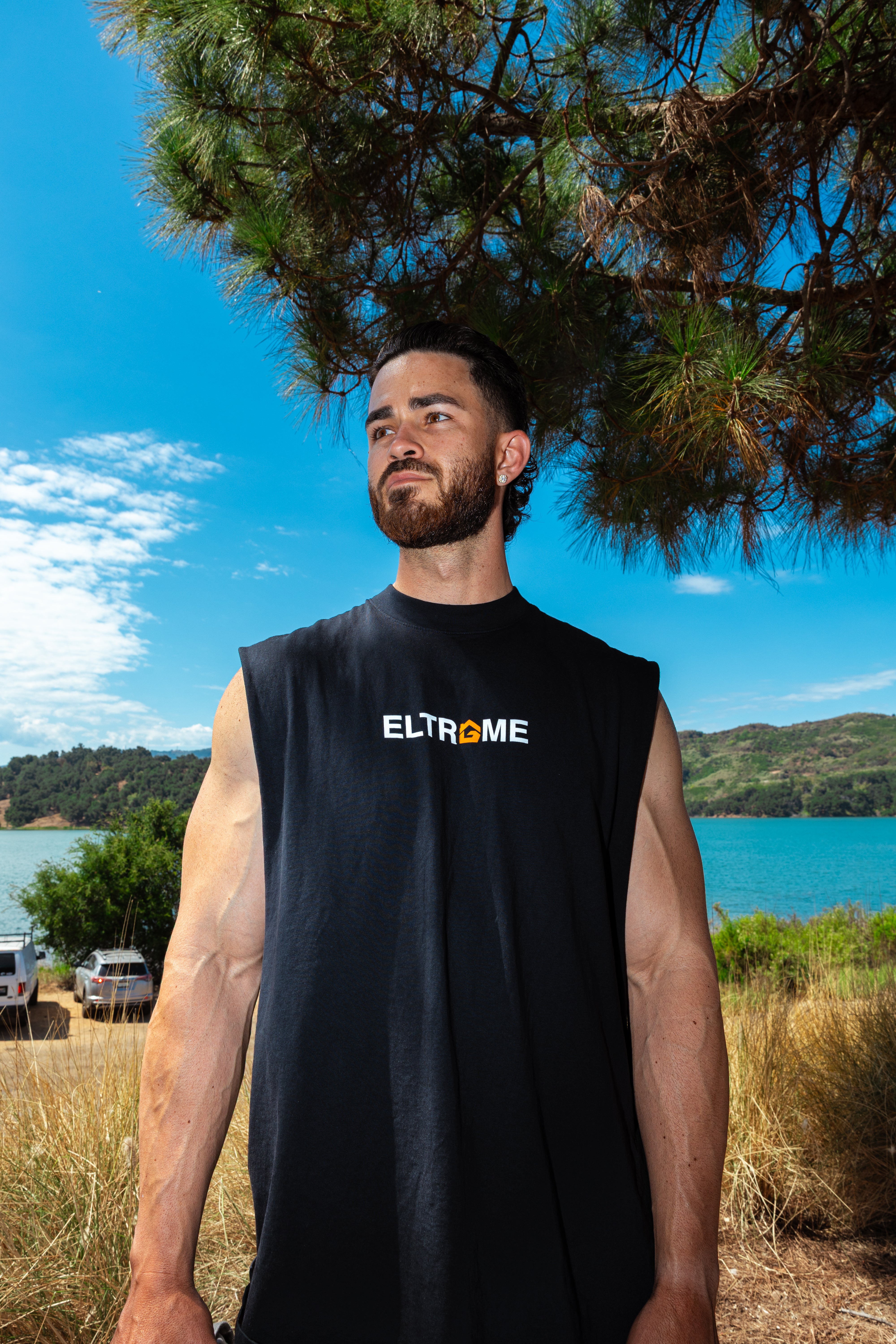 'HOGGxELTRGME' Cut Off Tee